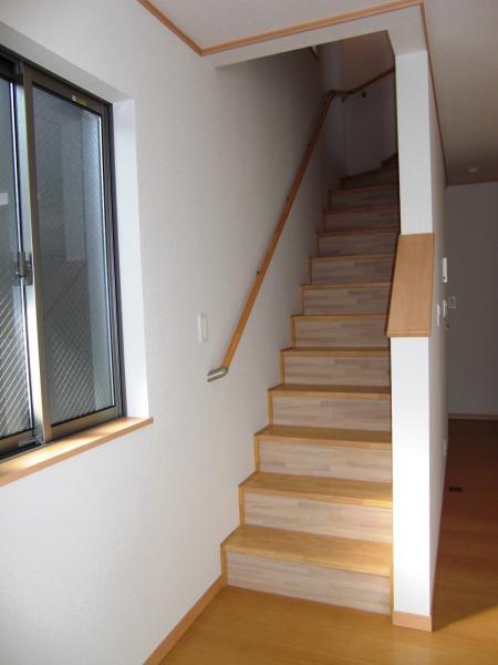 Other introspection. Second floor staircase