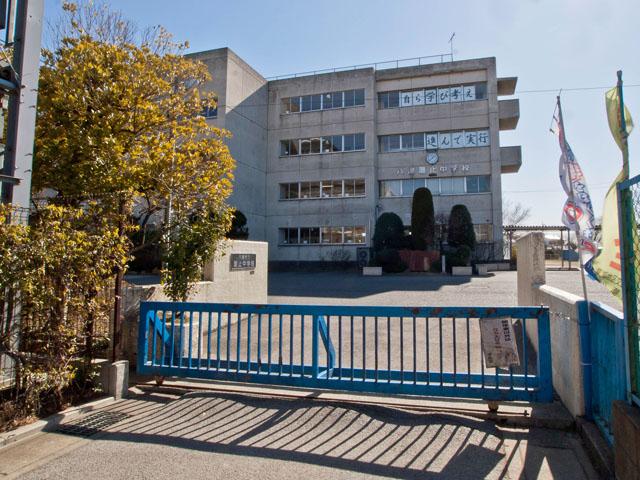 Junior high school. Shiotome until junior high school 840m