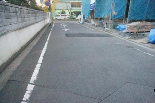 Local photos, including front road. Frontal road