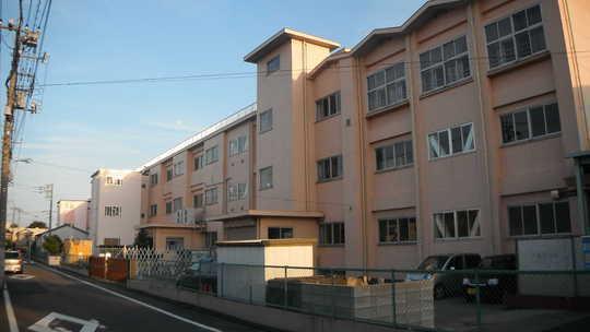 Other. Yahata elementary school 3-minute walk (about 200m)