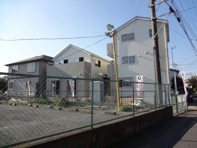 Local appearance photo. All two buildings subdivision