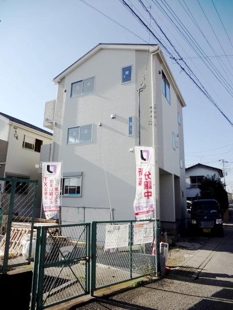 Local appearance photo. 1 Building appearance (2013.11.16 shooting) Appearance curtain was off!