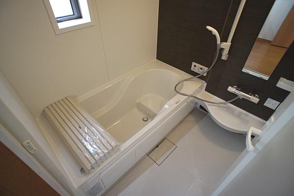 Bathroom. Indoor (11 May 2013) Shooting