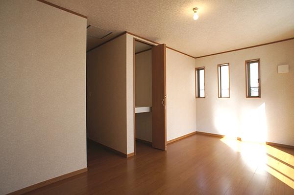 Non-living room. Indoor (11 May 2013) Shooting