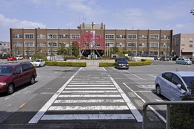 Government office. Yashio 450m to City Hall (government office)