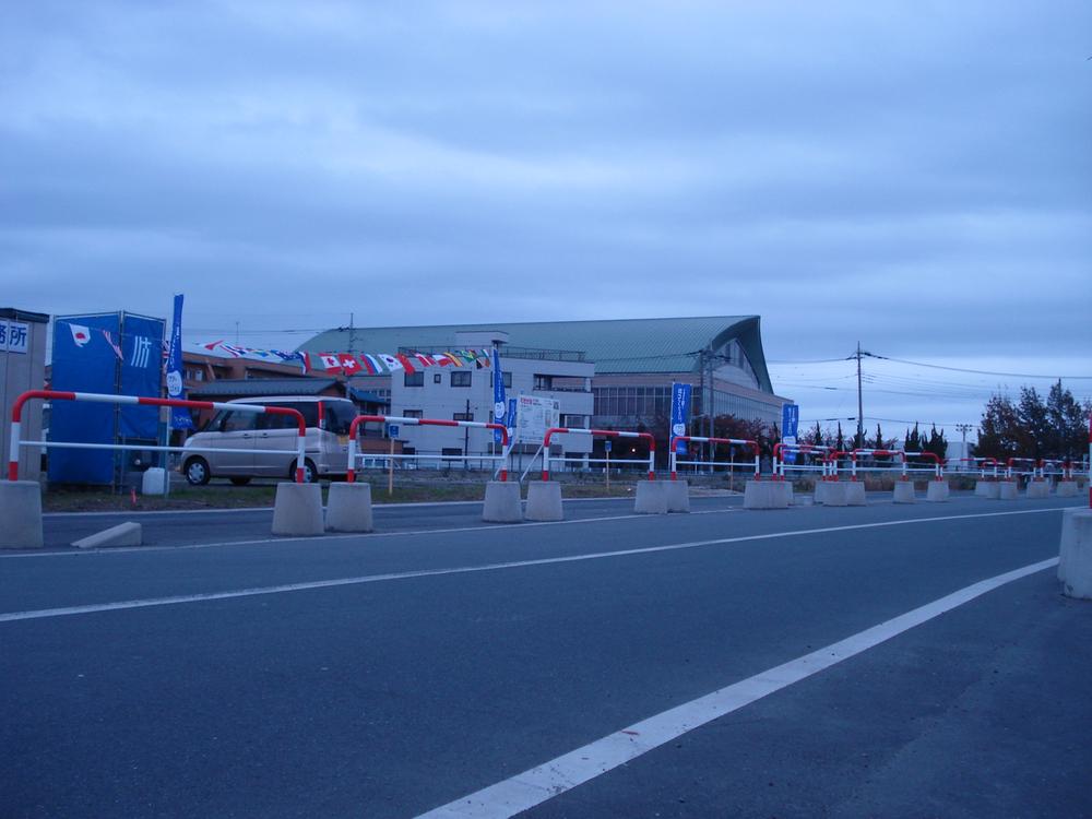 Local photos, including front road. Local (11 May 2013) Shooting