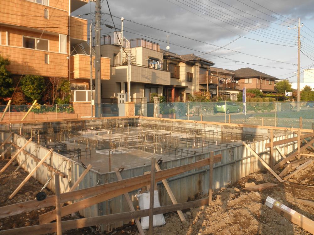 Local photos, including front road. Local (11 May 2013) Shooting