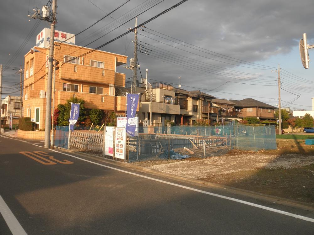 Local photos, including front road. Local (11 May 2013) Shooting