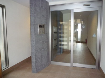 Security. TV monitor corresponding auto lock of peace of mind