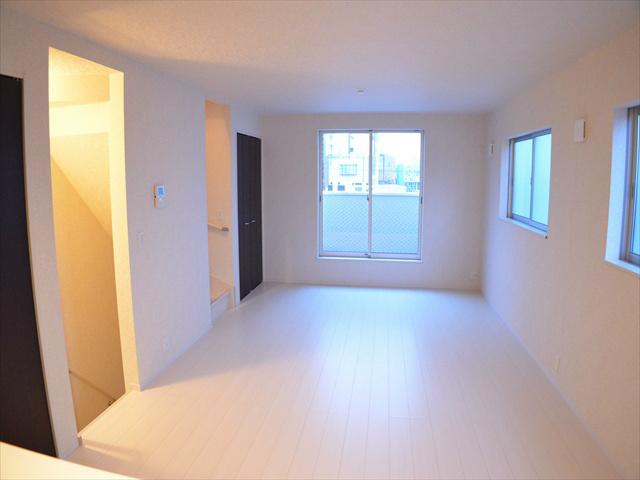 Living. Living space in which the white tones