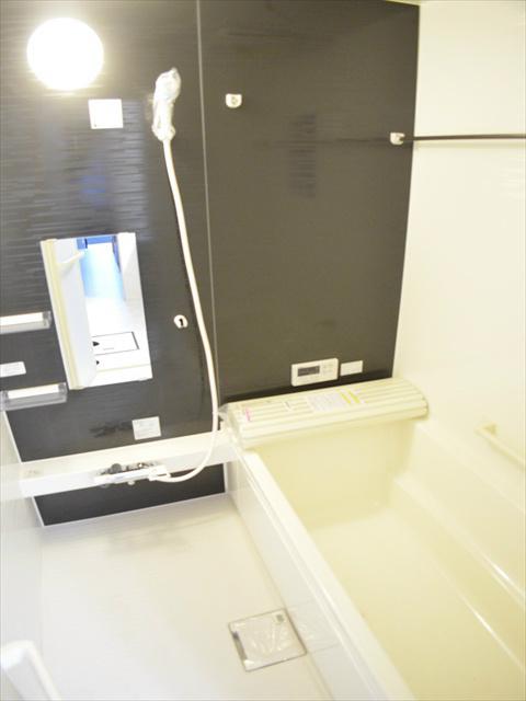 Bathroom. Spacious relax Hitotsubo bath