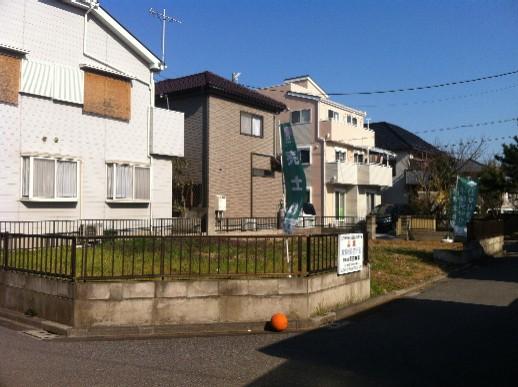 Local photos, including front road. It was taken from more of the A compartment! Good per sun Public roads 4m and wide !!