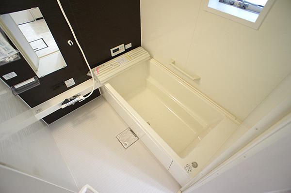 Bathroom. 1 Building