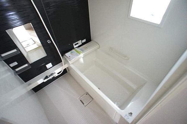 Bathroom. Building 2