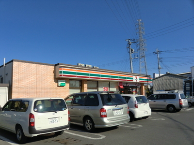 Convenience store. 120m to Seven-Eleven (convenience store)