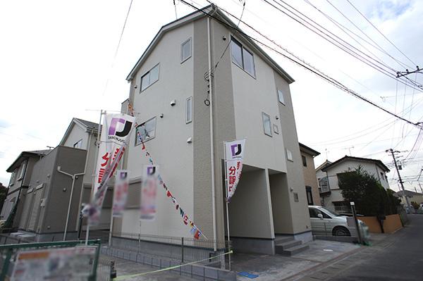 Local appearance photo. 1 Building