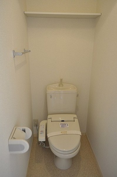 Toilet. Bidet