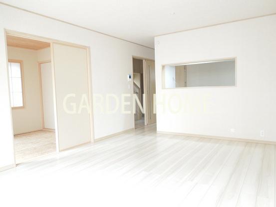 Same specifications photos (living). Same specifications is a picture