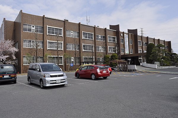 Government office. Yashio 750m to City Hall (government office)