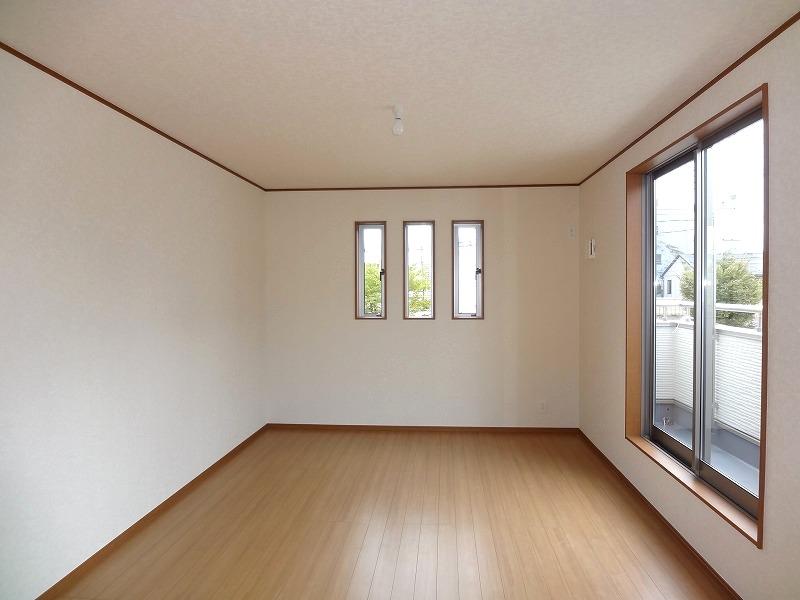 Non-living room. Local (10 May 2013) Shooting