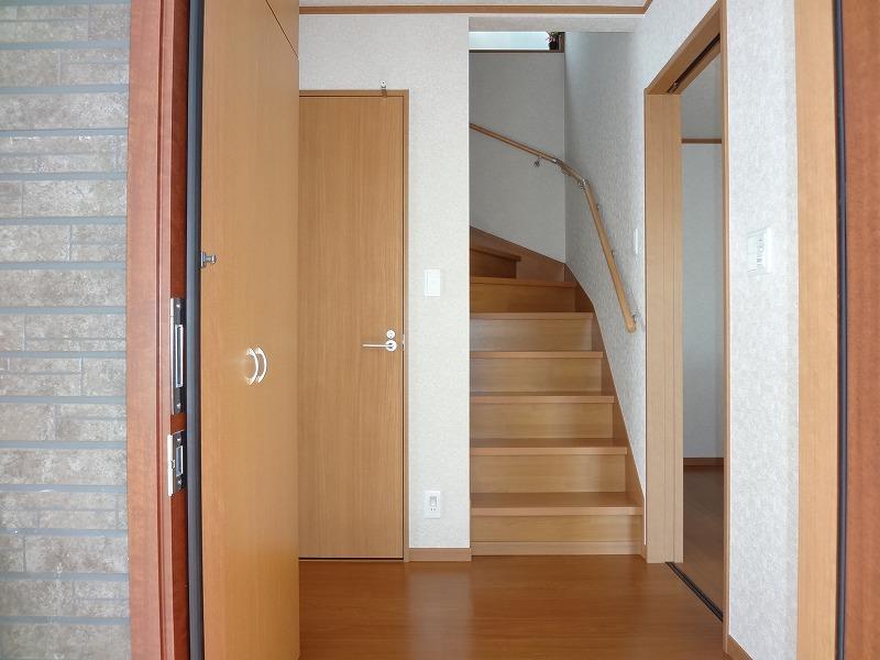 Entrance. Local (10 May 2013) Shooting