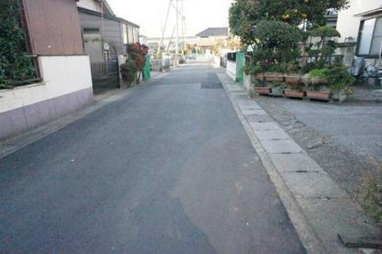 Local photos, including front road. Frontal road