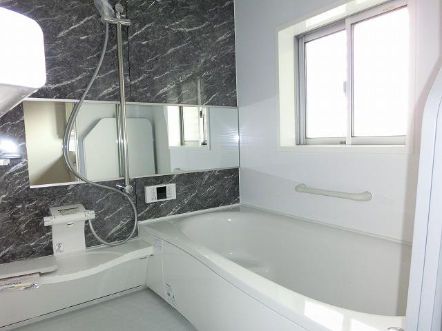 Bathroom. Comfortable and clean is also happy to Is a big success in the coming season because the bathroom dryer is attached!