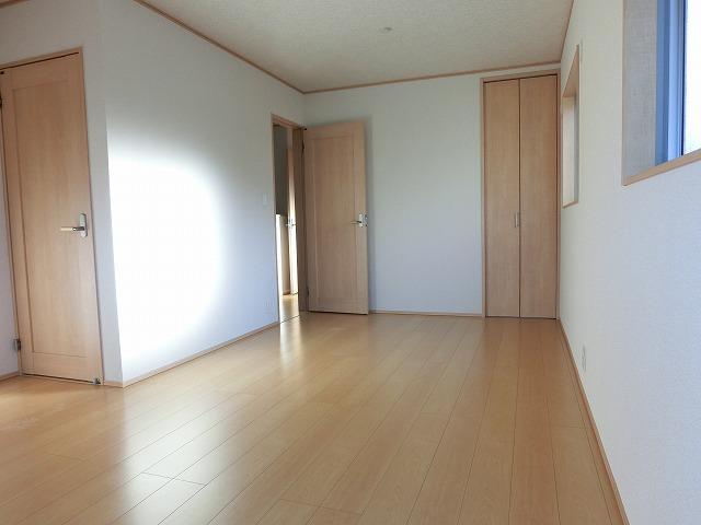 Non-living room. In accordance with the growth of the child is partitions are available rooms (^ O ^) /
