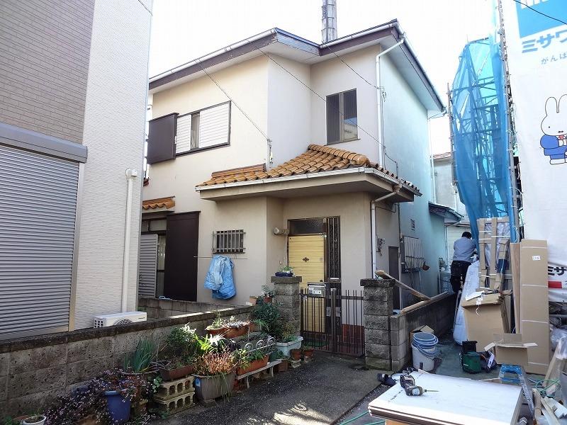 Local land photo. Northeast side 4m public road surface