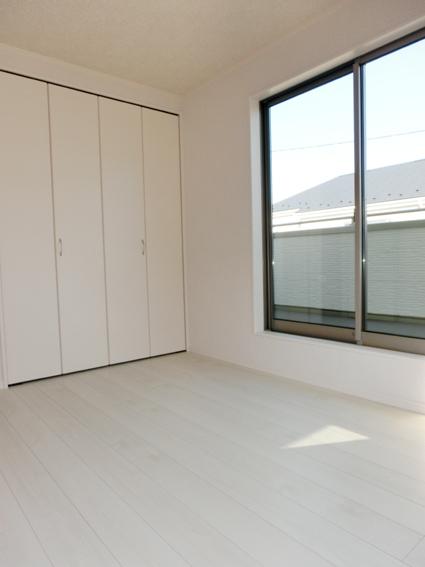 Non-living room. 4 Building