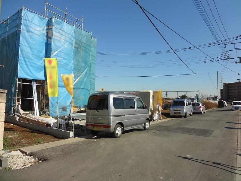 Local photos, including front road. Local (December 12, 2013) Shooting