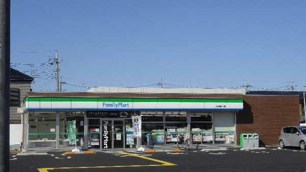 Convenience store. Family Mart (convenience store) to 200m