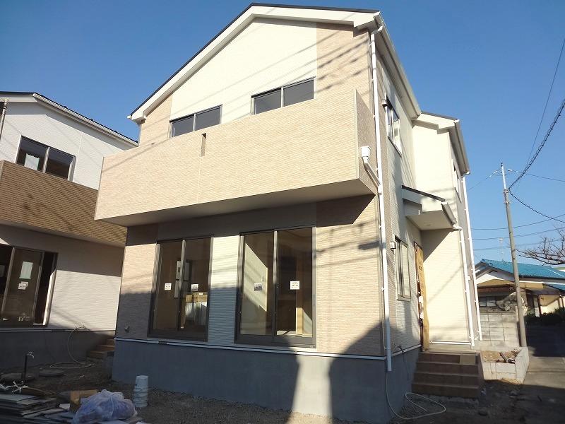 Local appearance photo. 1 Building: Southeast × southwest corner lot! 