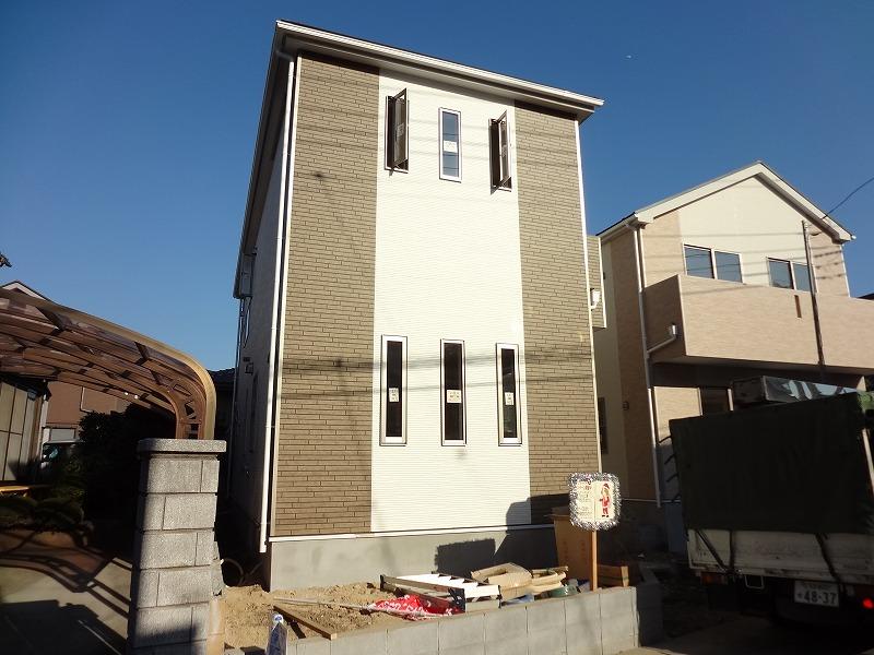 Local appearance photo. Local (12 May 2013) Shooting