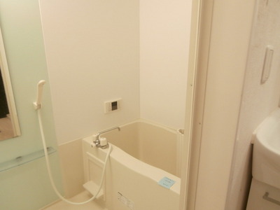 Bath. Bus (equivalent image. It is different from the real thing)