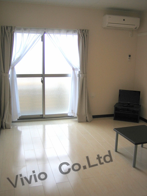 Living and room. Sunny ☆