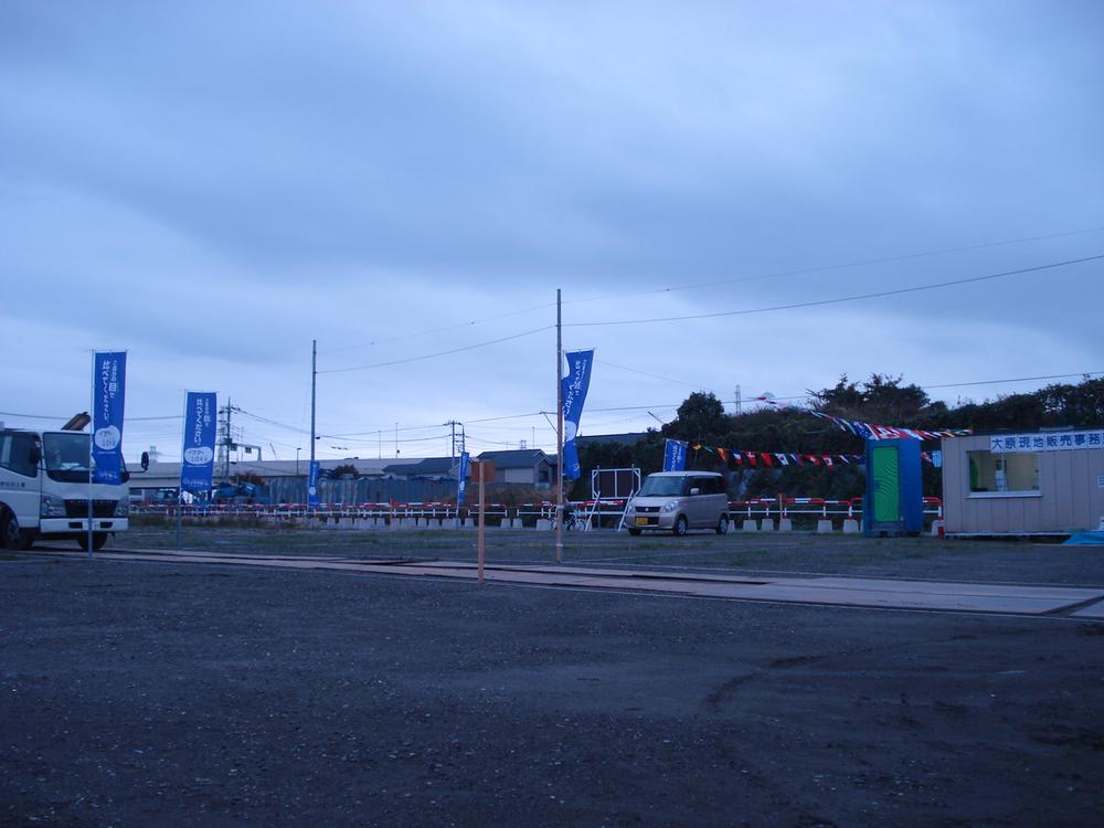 Local photos, including front road. Local (11 May 2013) Shooting