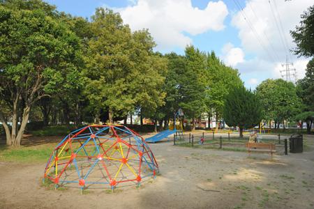 park. Yashio to Central Park 880m