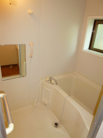 Bath. Bathroom (with ventilation window)