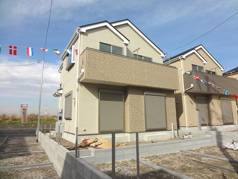 Local appearance photo. Building 2 appearance