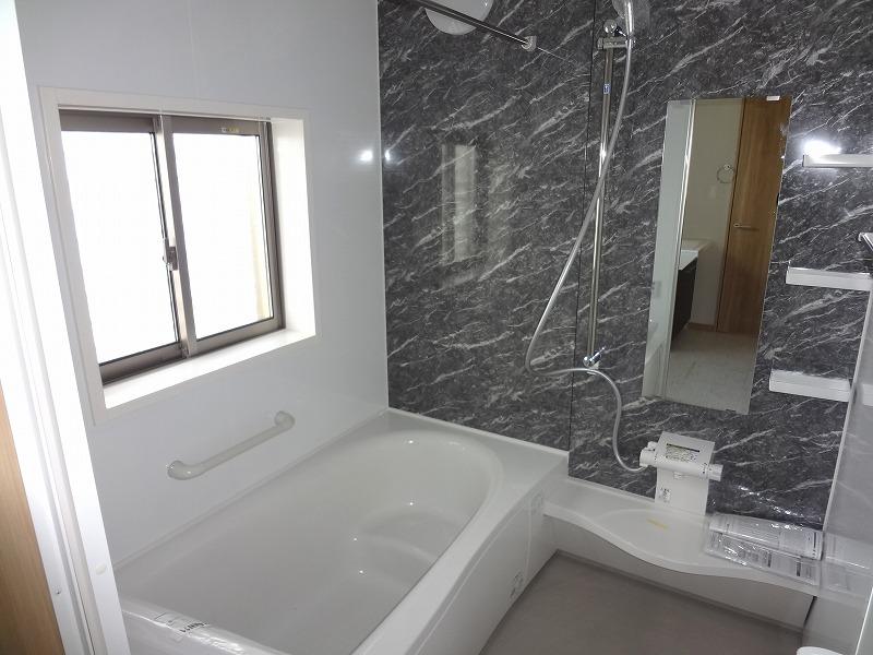 Bathroom. System bus (1 Building)