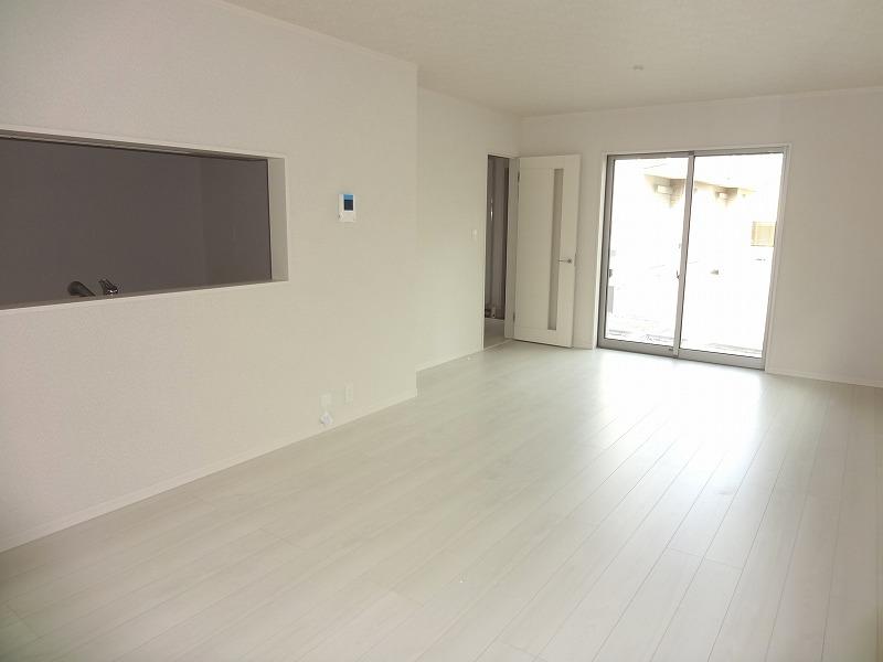 Living. 4 Building Living