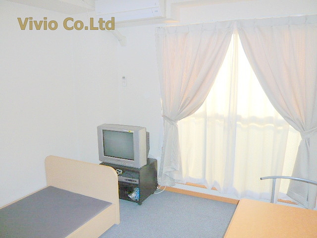Living and room. Also equipped furniture appliances