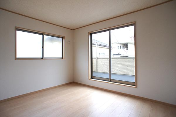 Non-living room. 1 Building