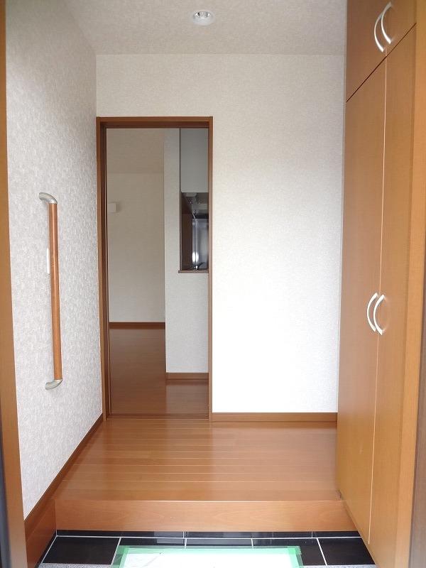 Entrance. Entrance ・ Natural stone used on the porch!