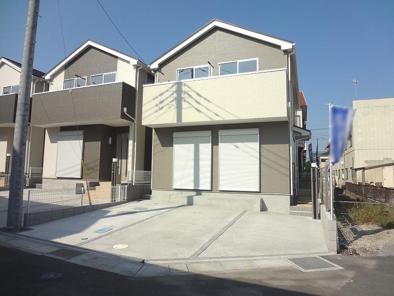 Local appearance photo. 6 Building appearance (all 6 buildings subdivision) Car space 2 cars, Sunny! ! It is southeast of the corner lot!