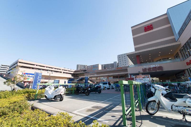 Other. Yashio Station large shopping mall Frespo