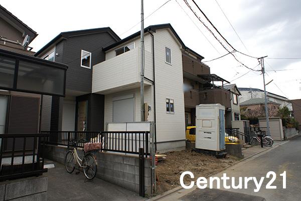 Local photos, including front road. 12 / 9 shooting