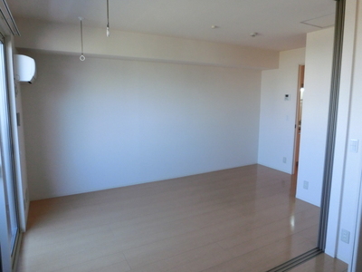 Other room space. All flooring