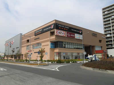 Shopping centre. Frespo Yashio until the (shopping center) 200m